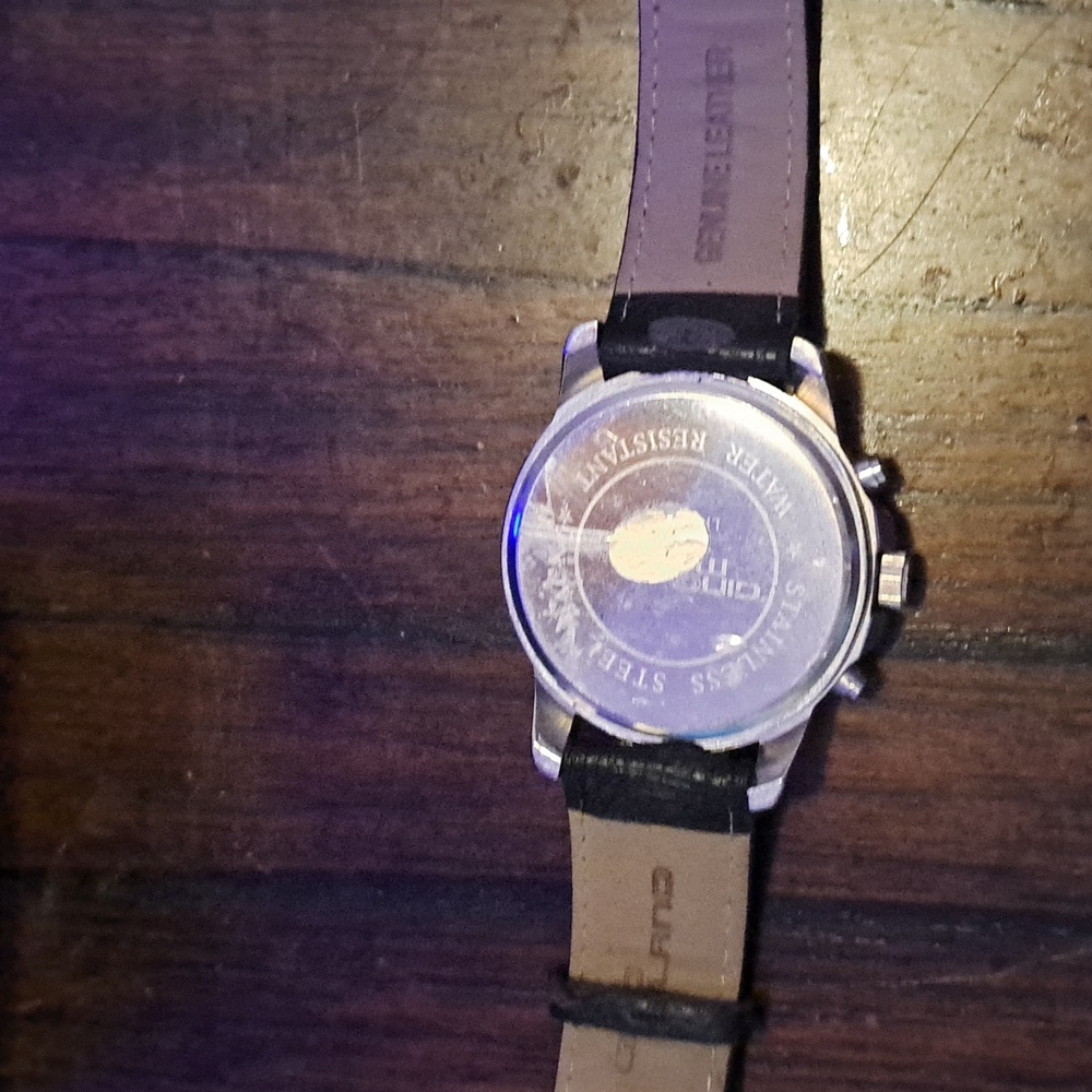 Watch - Picture 4 of 4
